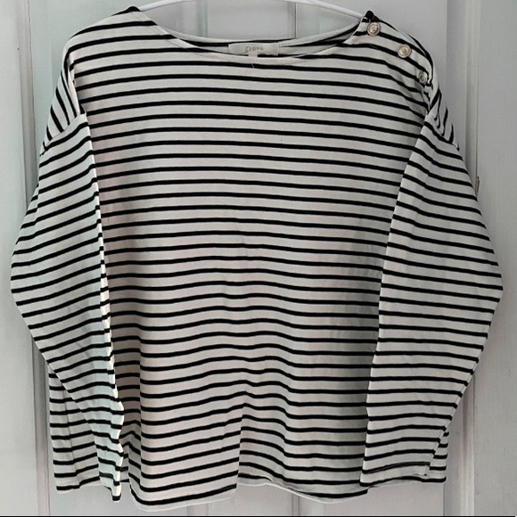 Women’s Top - Picture 1 of 3